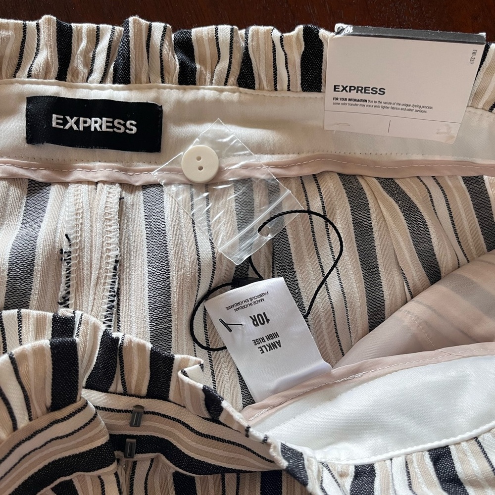 Express NEW ankle, high rise, “paperbag” ruffled waist, 10R pant - Picture 16 of 16